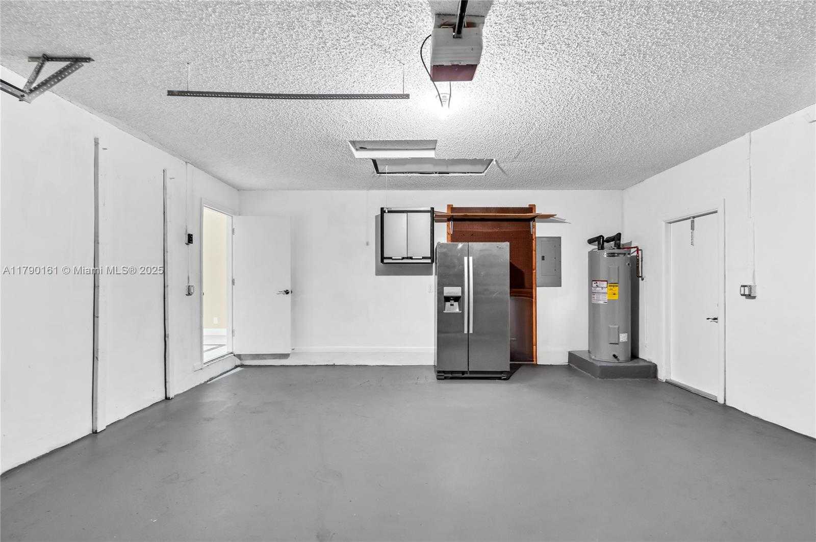 Small Image of 3562 WEST SOUTHERN ORCHARD RD W, Davie Number 56