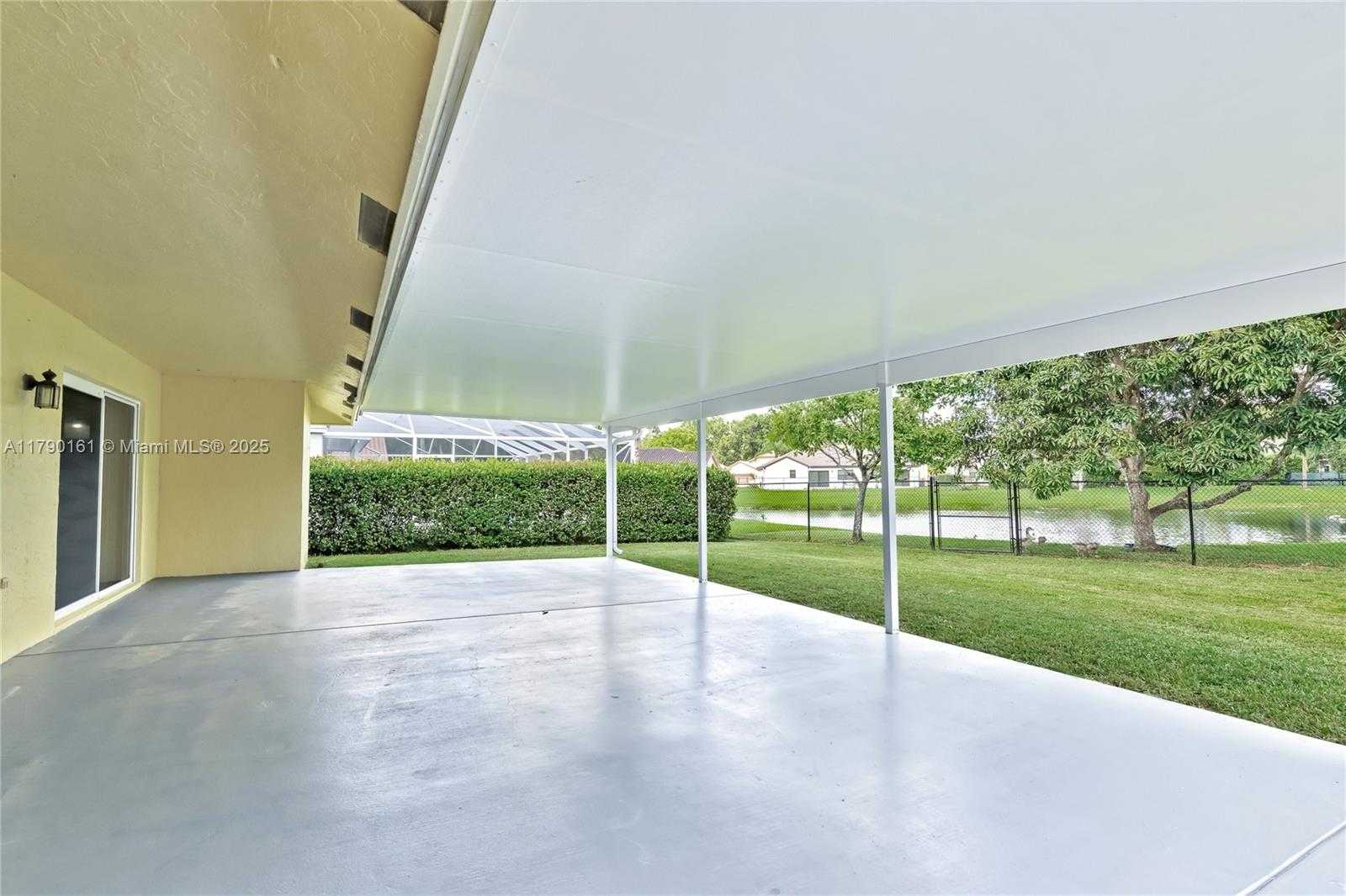 Small Image of 3562 WEST SOUTHERN ORCHARD RD W, Davie Number 61