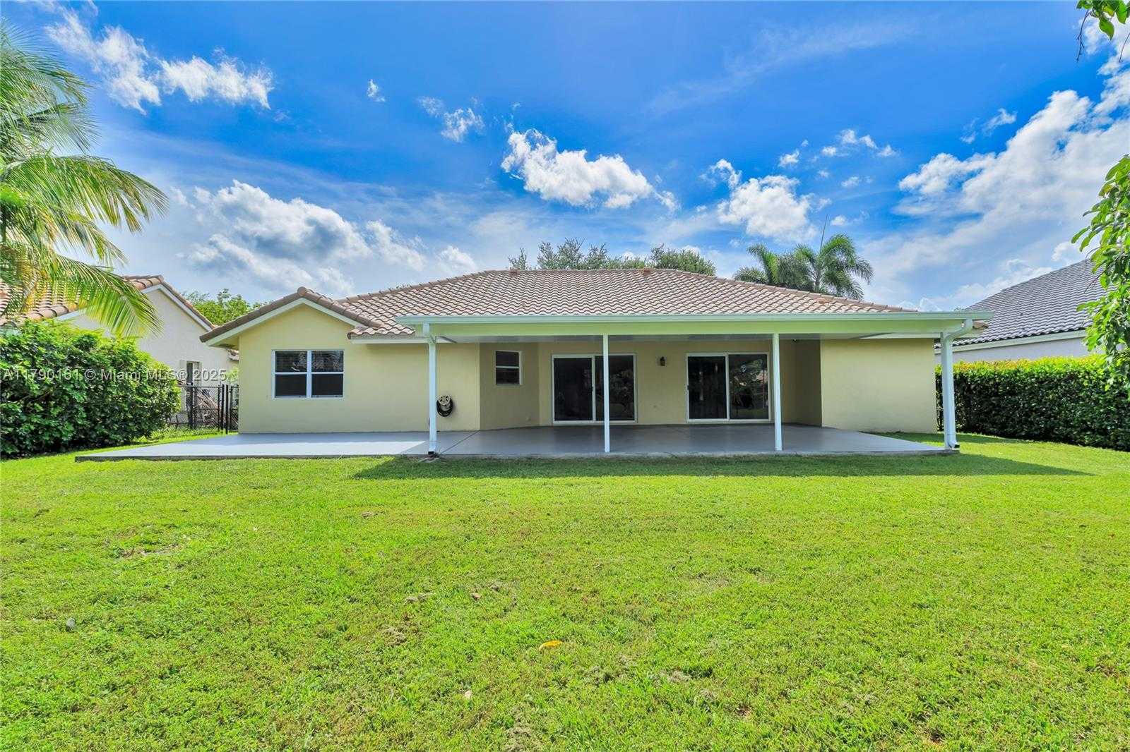 Small Image of 3562 WEST SOUTHERN ORCHARD RD W, Davie Number 65