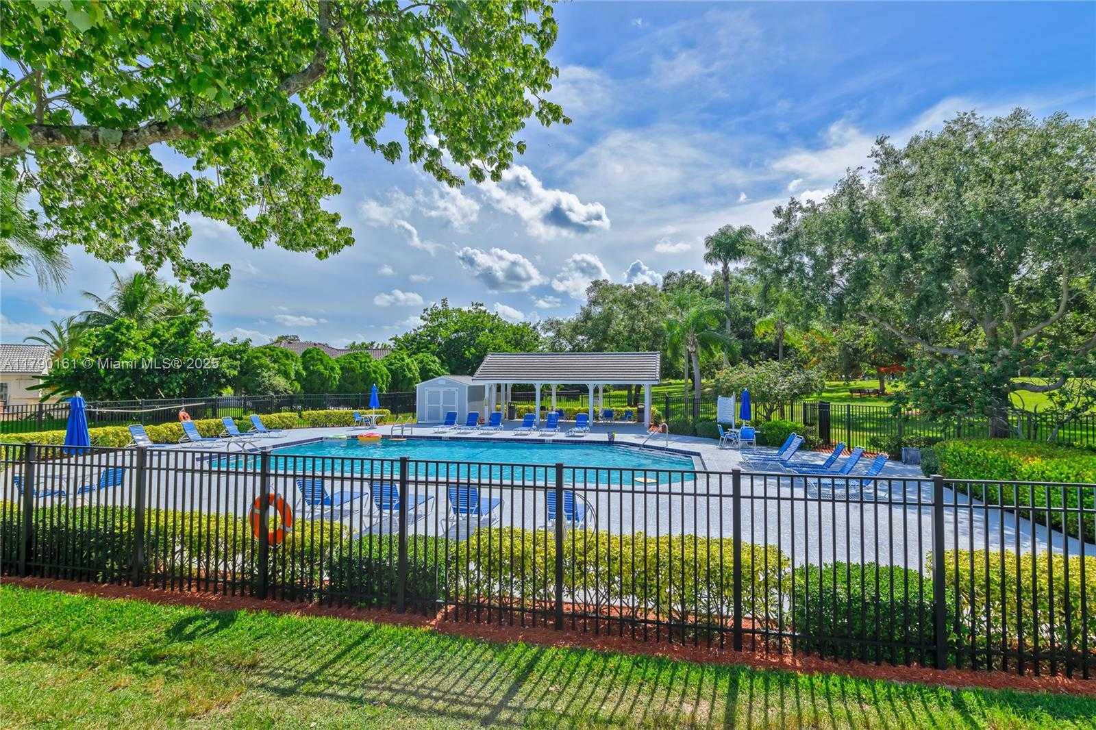Small Image of 3562 WEST SOUTHERN ORCHARD RD W, Davie Number 68