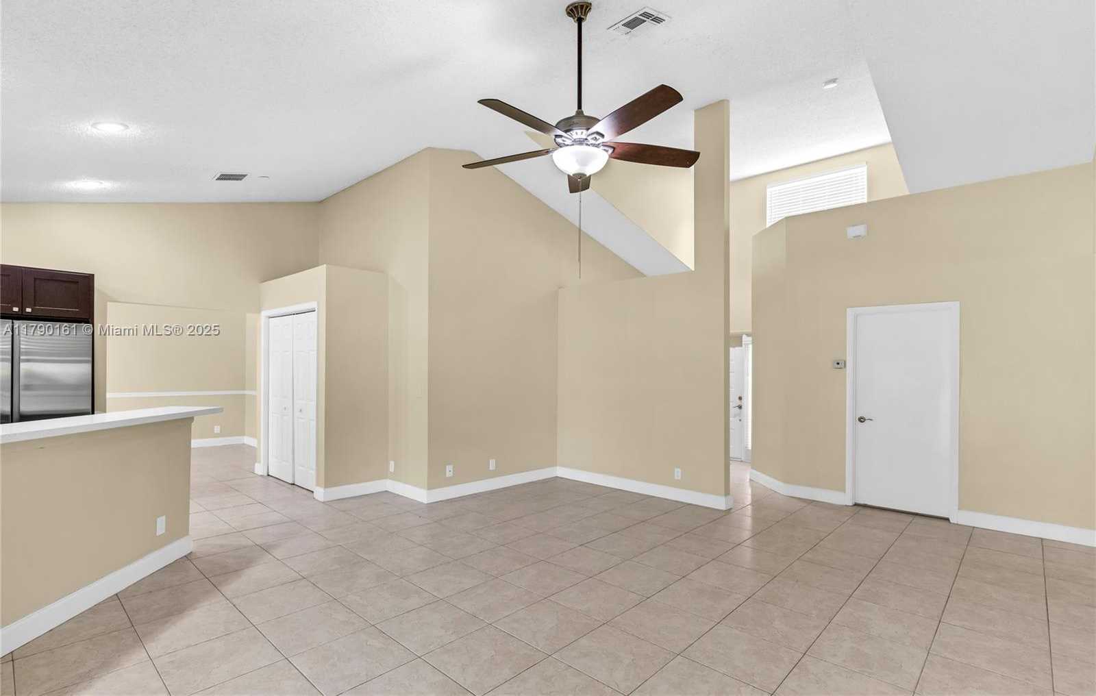 Small Image of 3562 WEST SOUTHERN ORCHARD RD W, Davie Number 7
