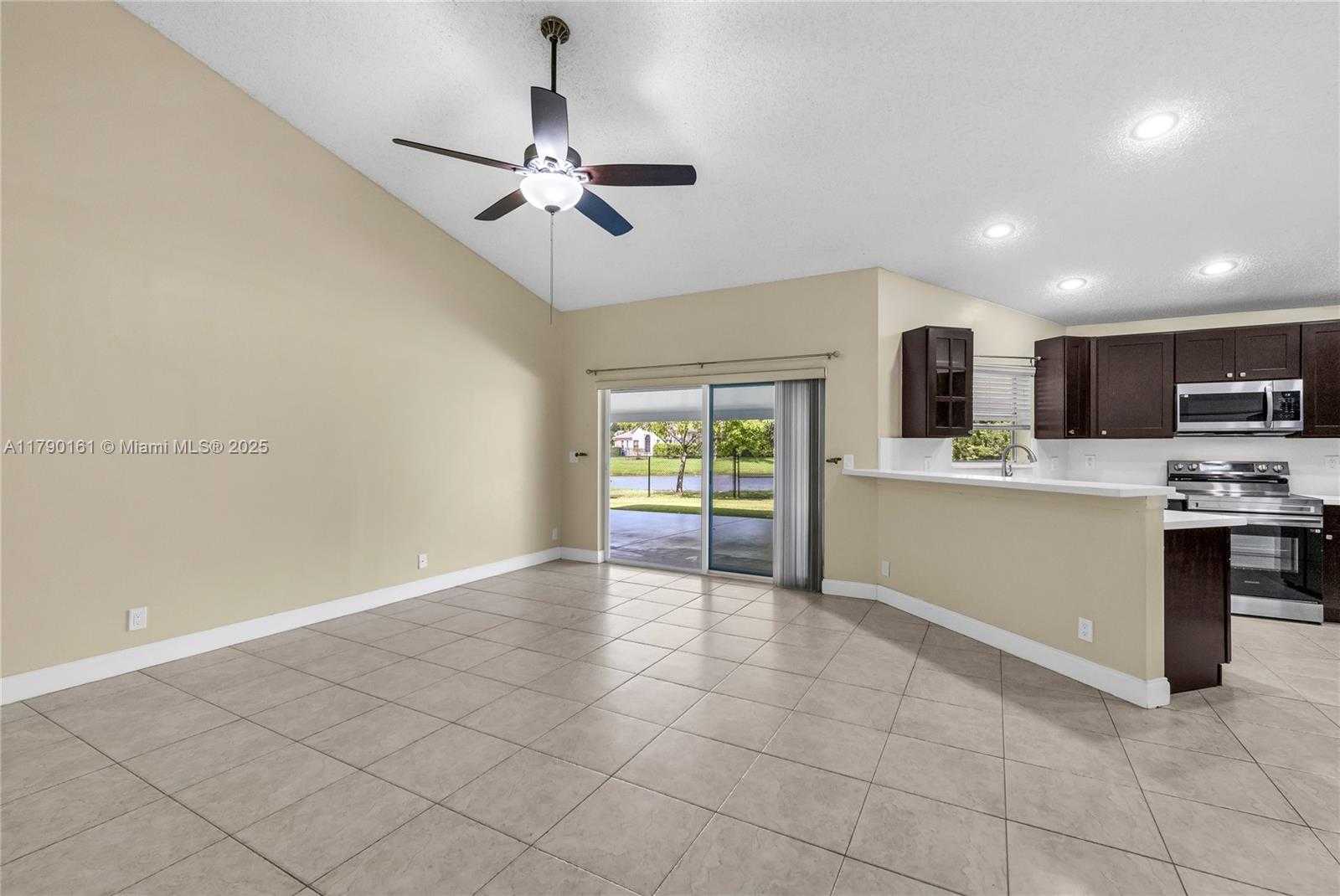 Small Image of 3562 WEST SOUTHERN ORCHARD RD W, Davie Number 8