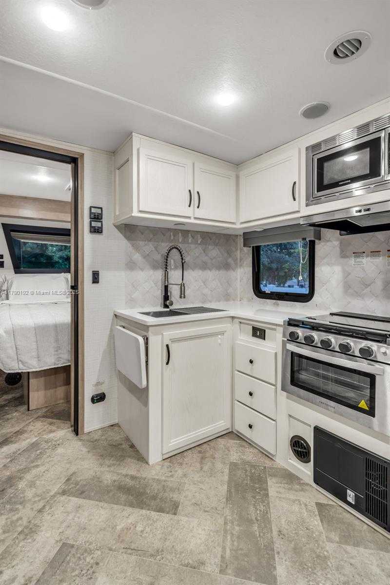 Small Image of 1100 NORTH WEST 7TH AVE, Fort Lauderdale Number 33