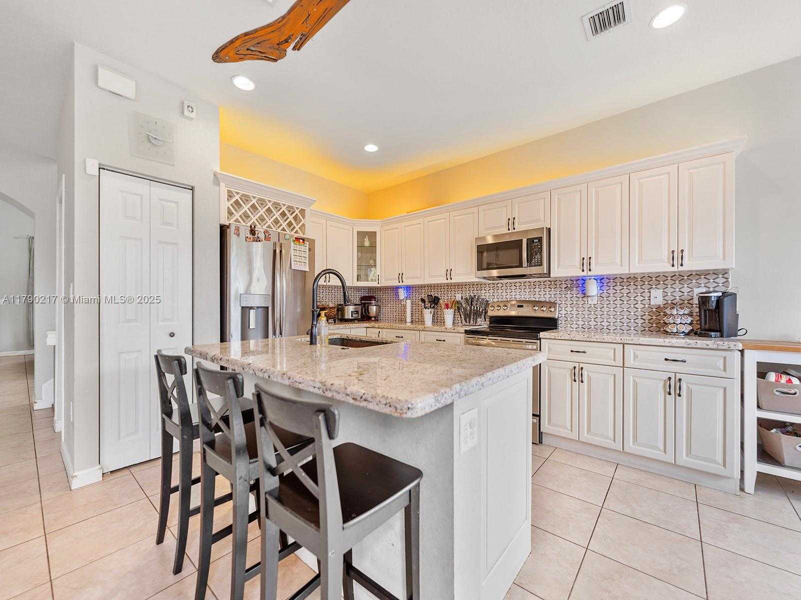 Small Image of 2873 NORTH EAST 1ST DR, Homestead Number 12