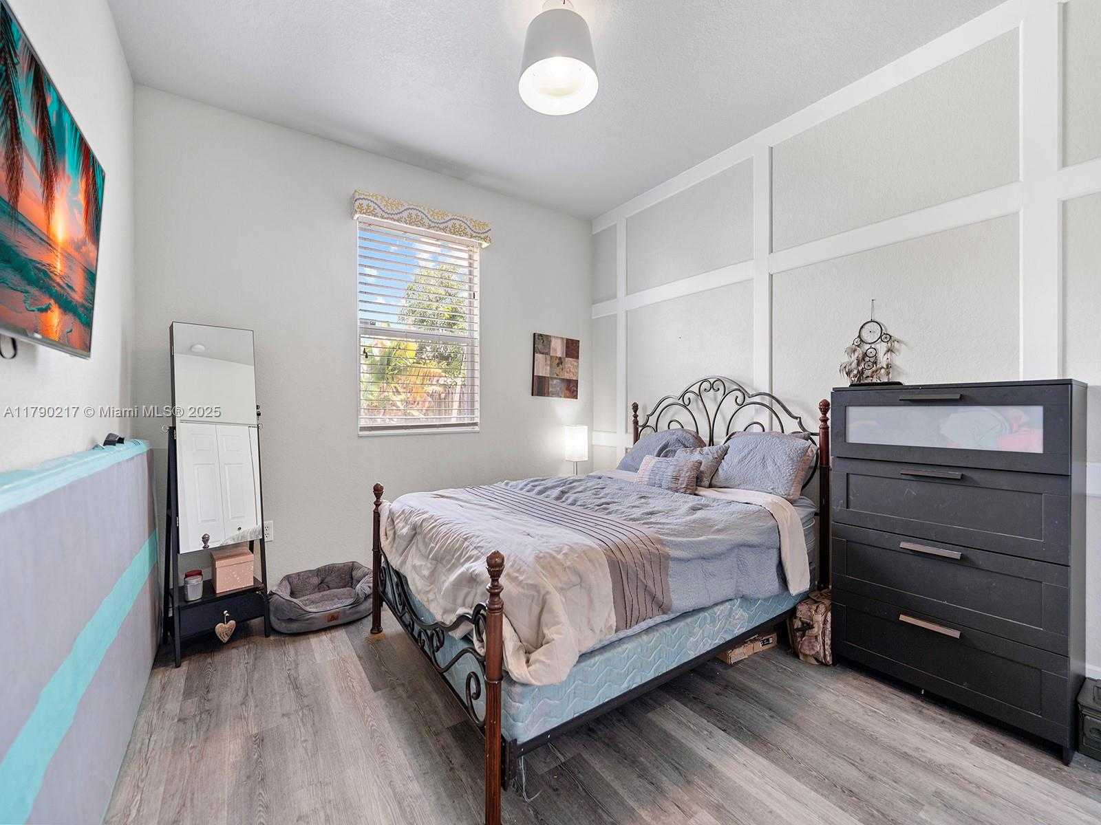 Small Image of 2873 NORTH EAST 1ST DR, Homestead Number 16