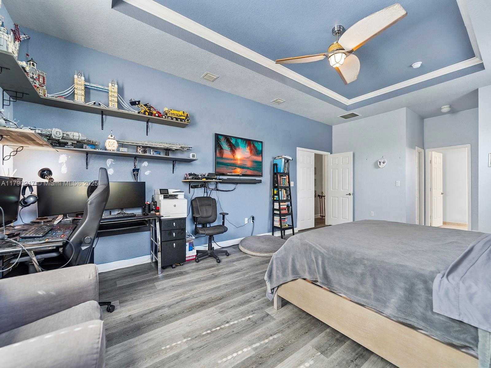 Small Image of 2873 NORTH EAST 1ST DR, Homestead Number 21