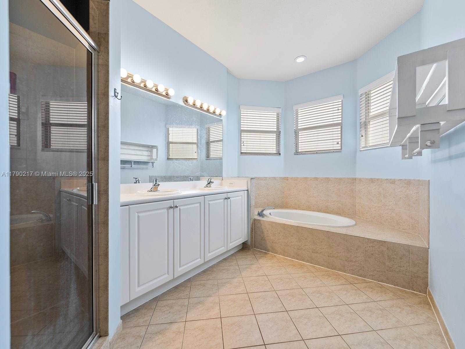 Small Image of 2873 NORTH EAST 1ST DR, Homestead Number 22