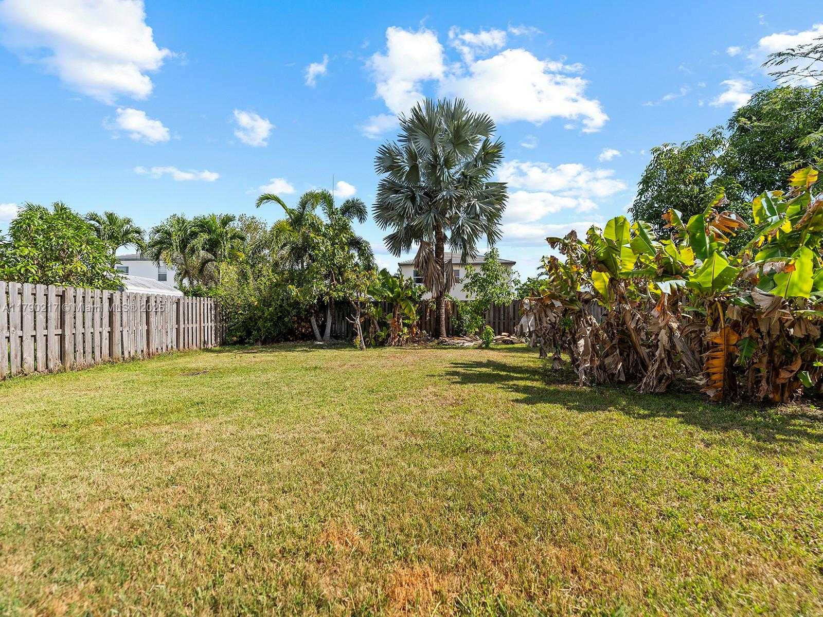Small Image of 2873 NORTH EAST 1ST DR, Homestead Number 34