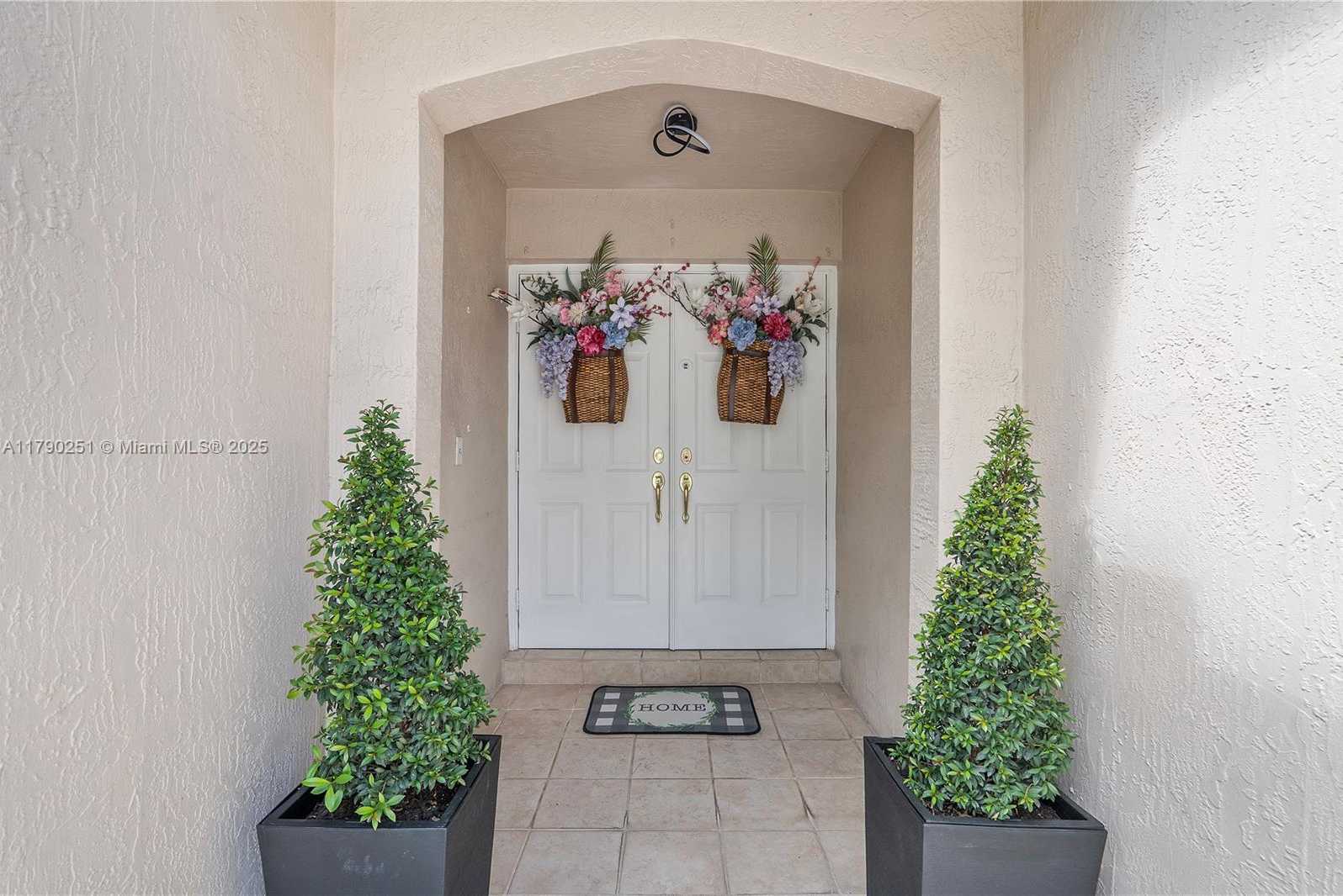 Small Image of 13995 SOUTH CYPRESS COVE CIR, Davie Number 2
