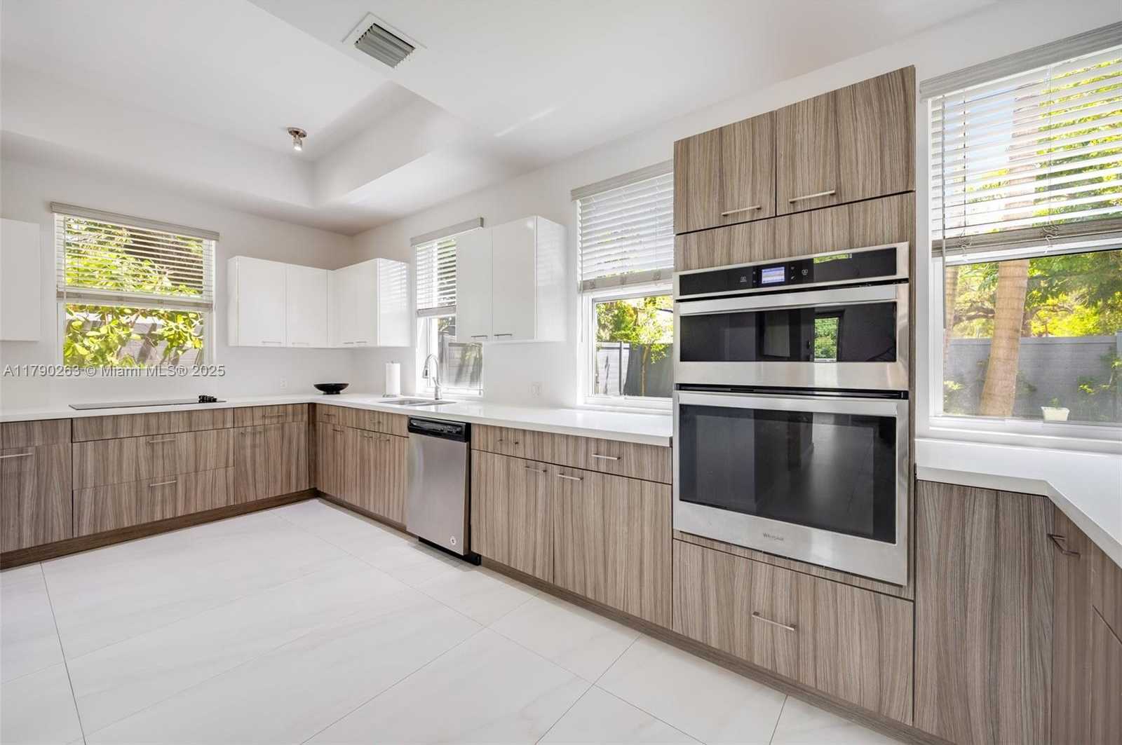 Small Image of 3648 OAK AVE, Coconut Grove Number 10
