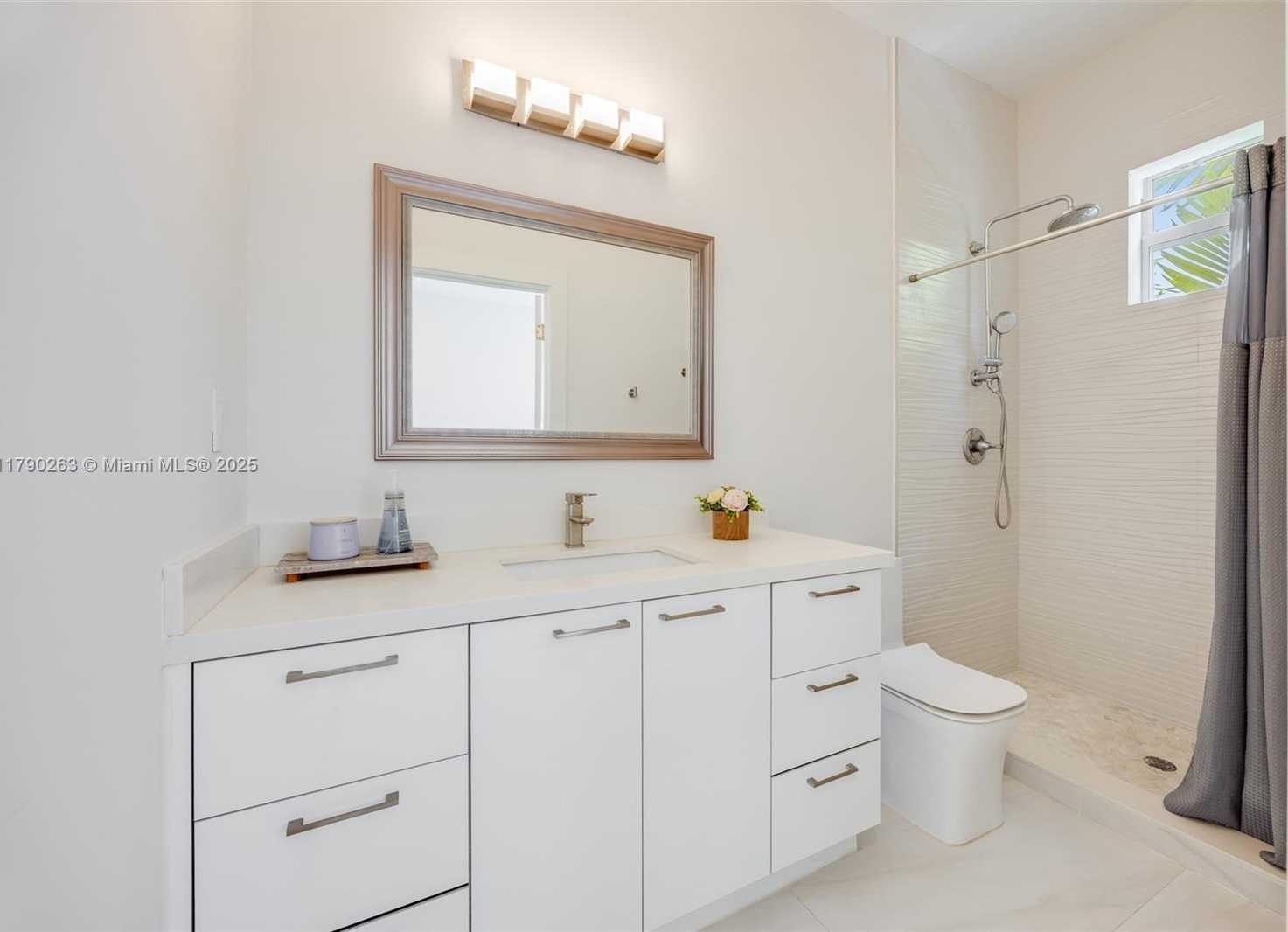 Small Image of 3648 OAK AVE, Coconut Grove Number 18