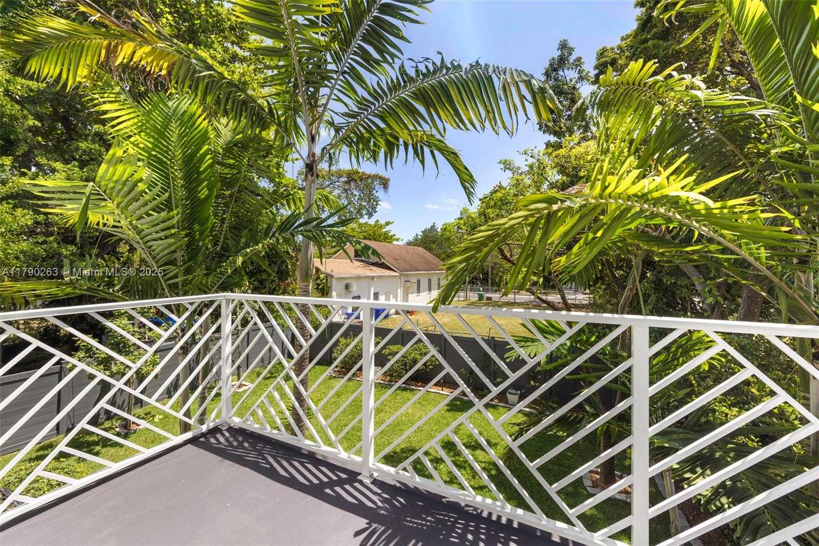 Small Image of 3648 OAK AVE, Coconut Grove Number 19