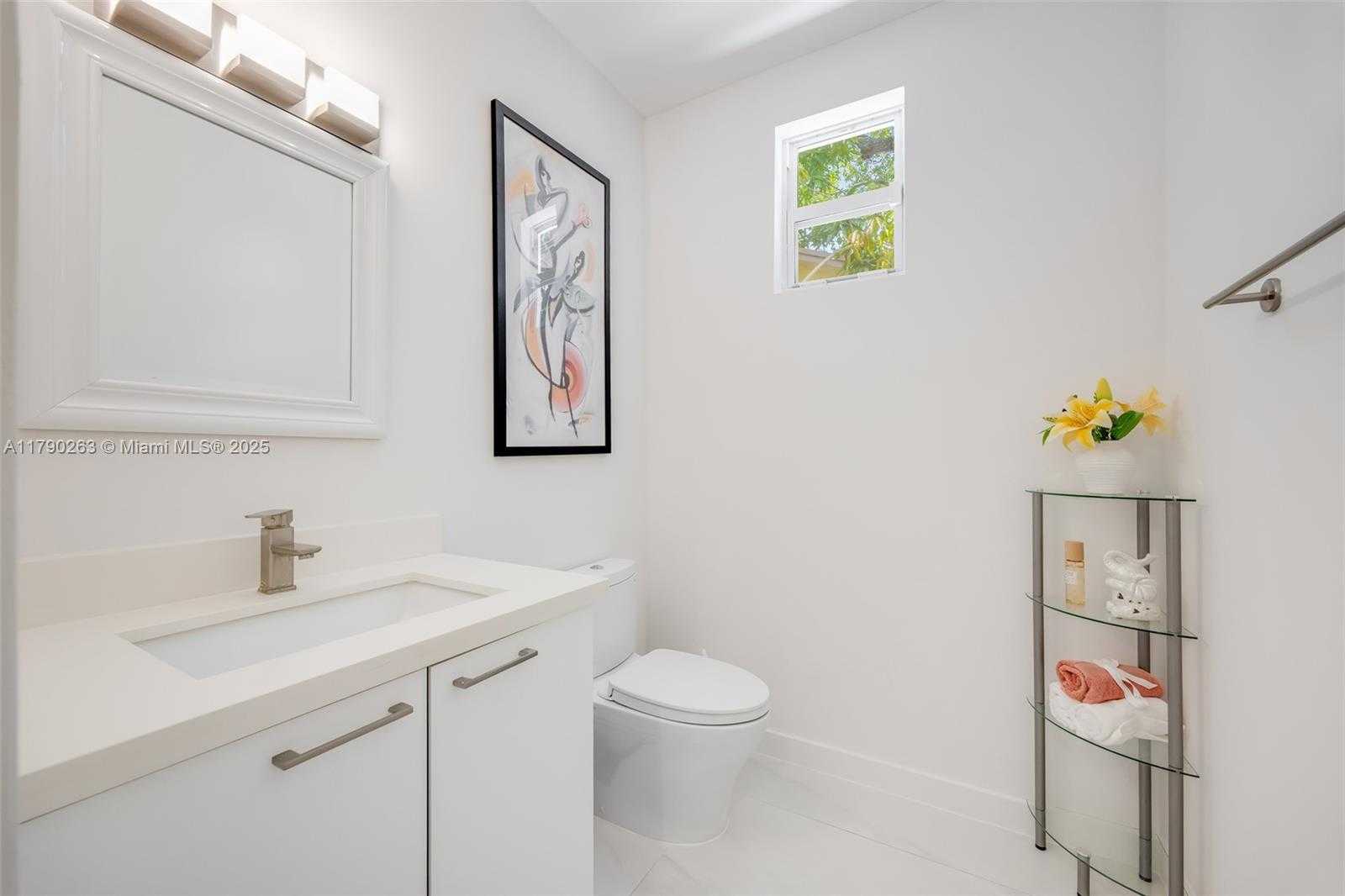 Small Image of 3648 OAK AVE, Coconut Grove Number 20