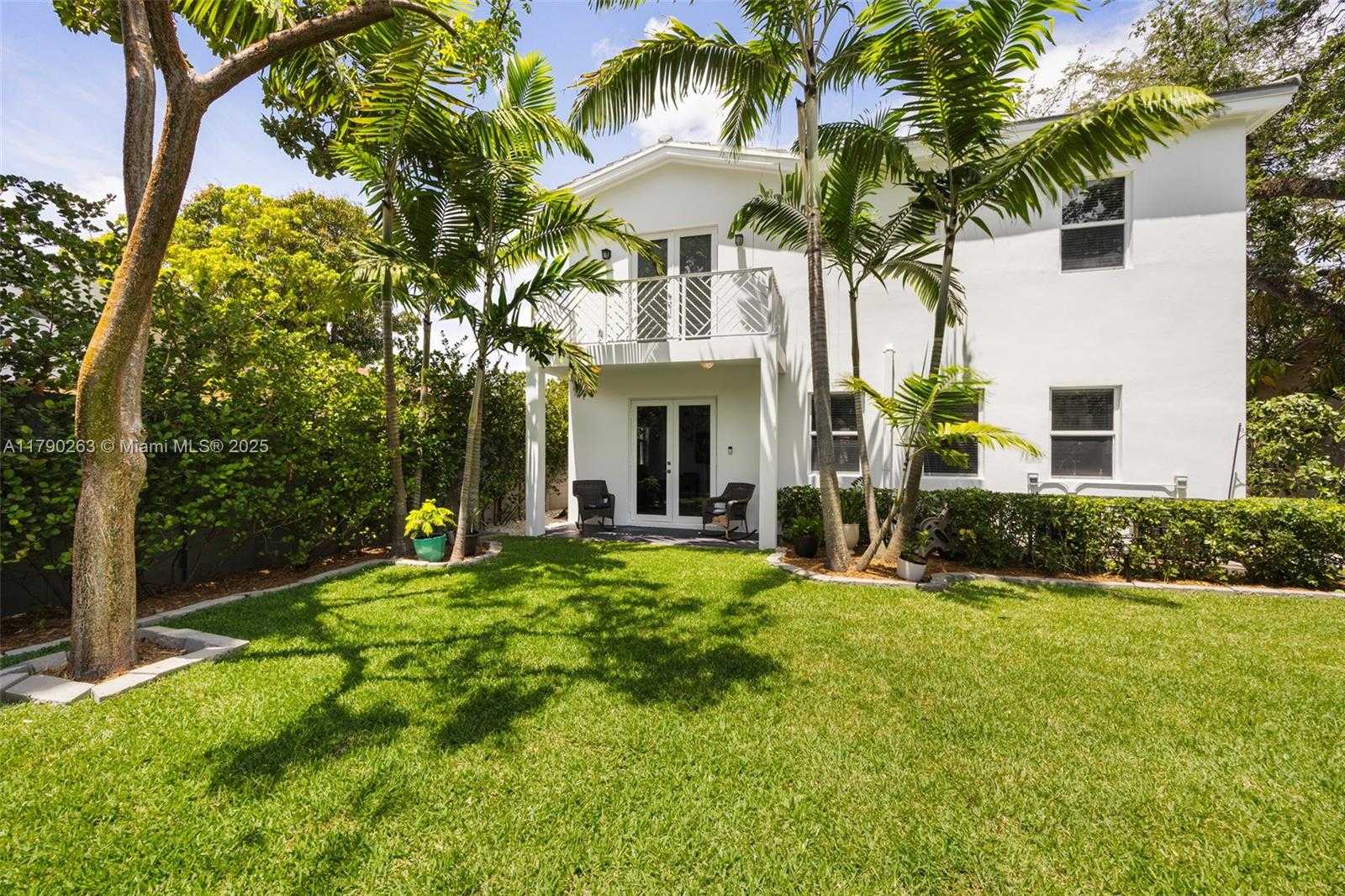 Small Image of 3648 OAK AVE, Coconut Grove Number 4