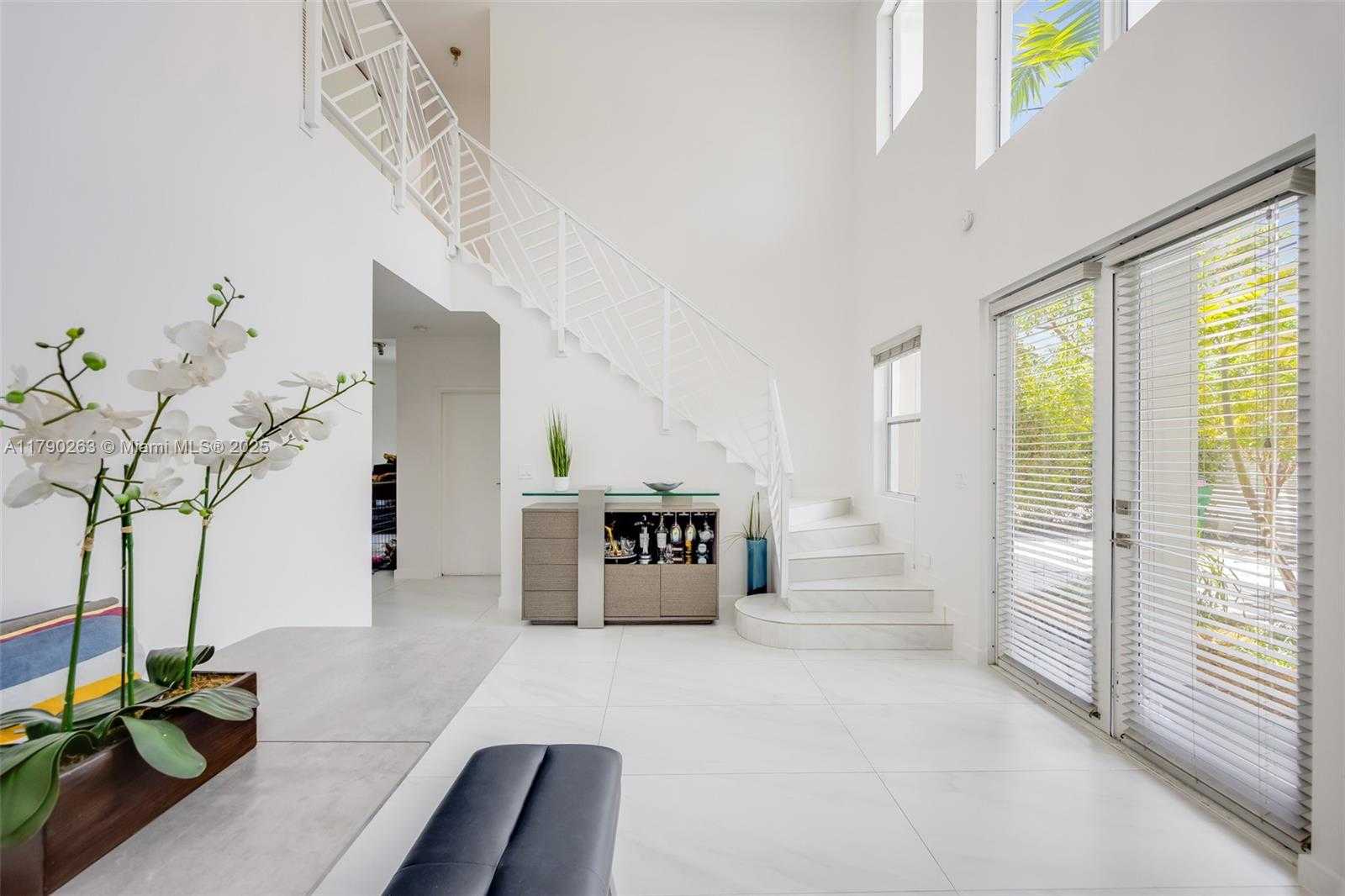 Small Image of 3648 OAK AVE, Coconut Grove Number 6