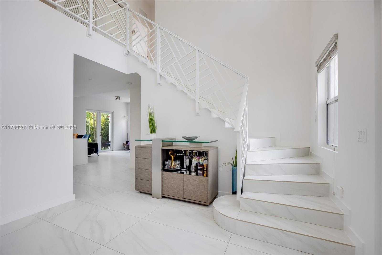 Small Image of 3648 OAK AVE, Coconut Grove Number 7