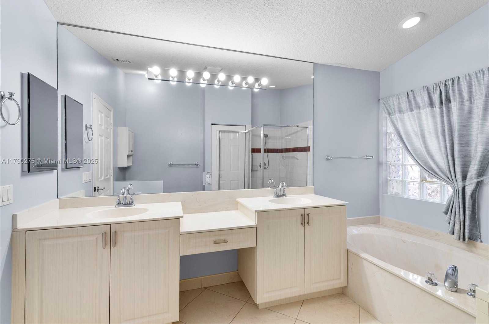 Small Image of 11954 ROSETREE TER, Boynton Beach Number 23