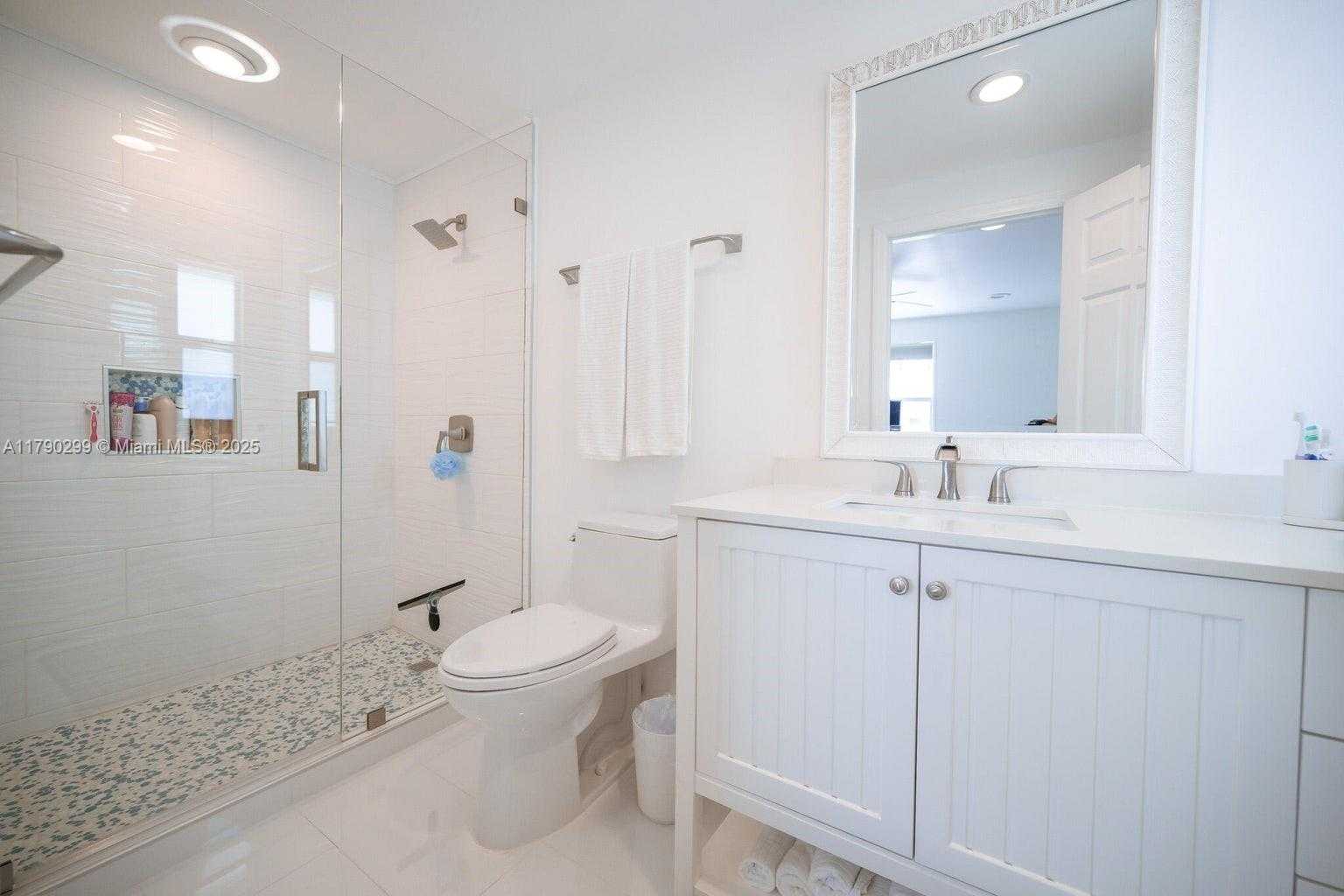 Small Image of 212 BUTTONWOOD LN, Key Largo Number 10