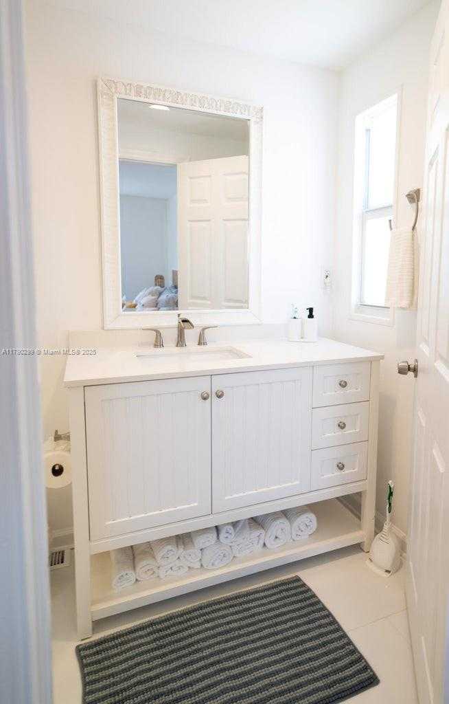 Small Image of 212 BUTTONWOOD LN, Key Largo Number 17