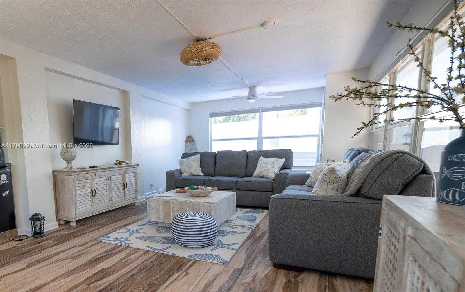 Small Image of 212 BUTTONWOOD LN, Key Largo Number 21