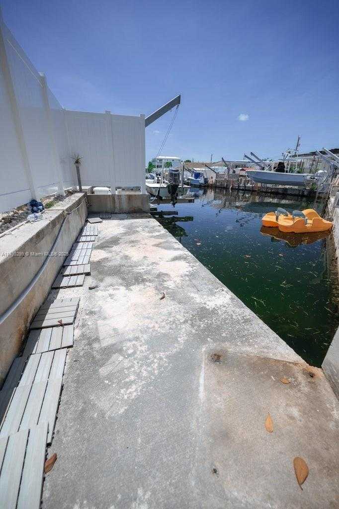 Small Image of 212 BUTTONWOOD LN, Key Largo Number 26