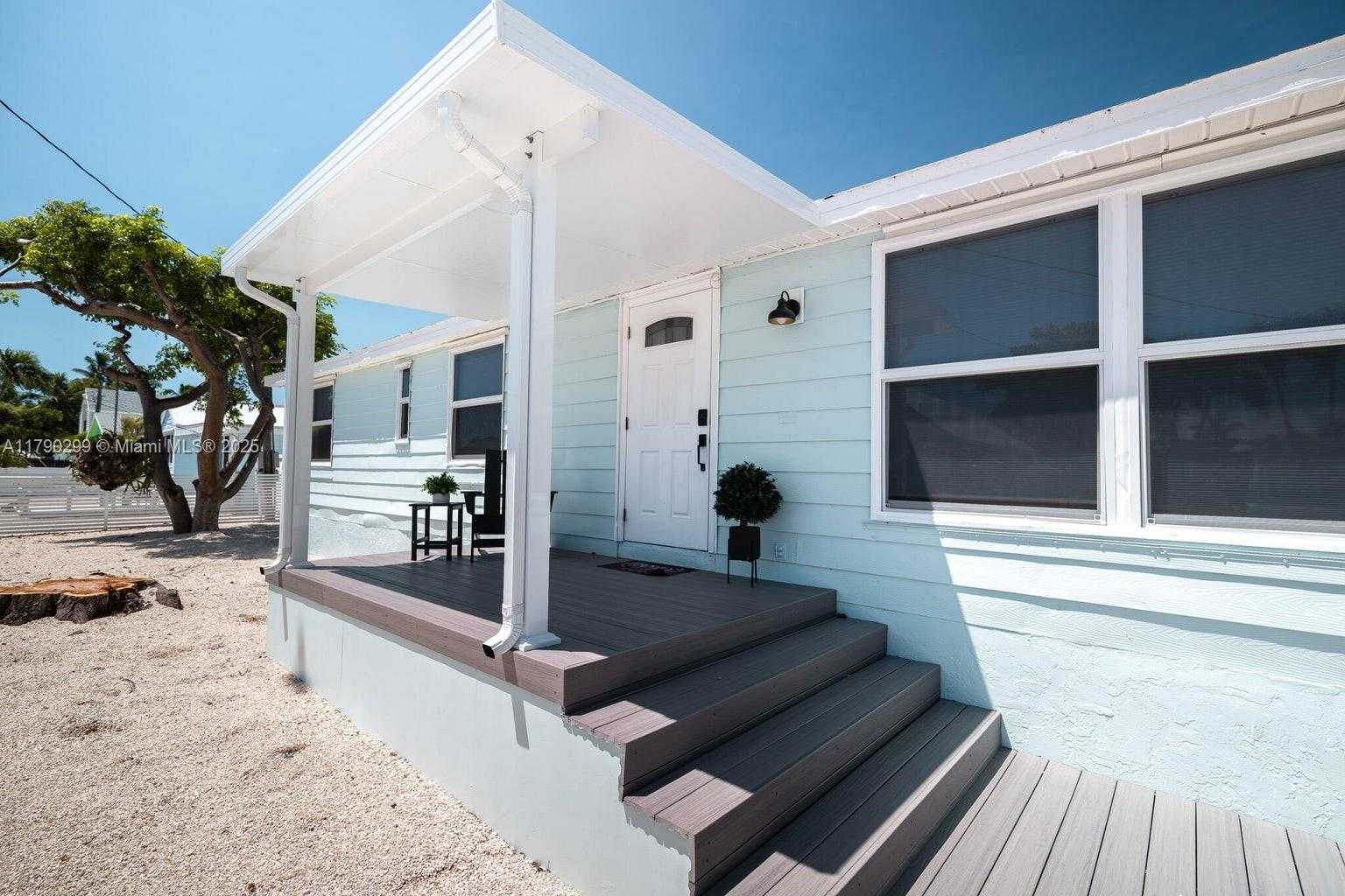 Small Image of 212 BUTTONWOOD LN, Key Largo Number 3