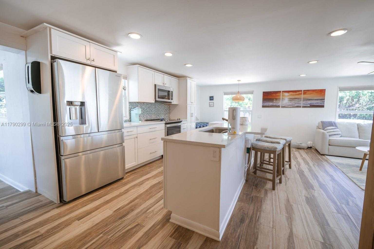 Small Image of 212 BUTTONWOOD LN, Key Largo Number 8