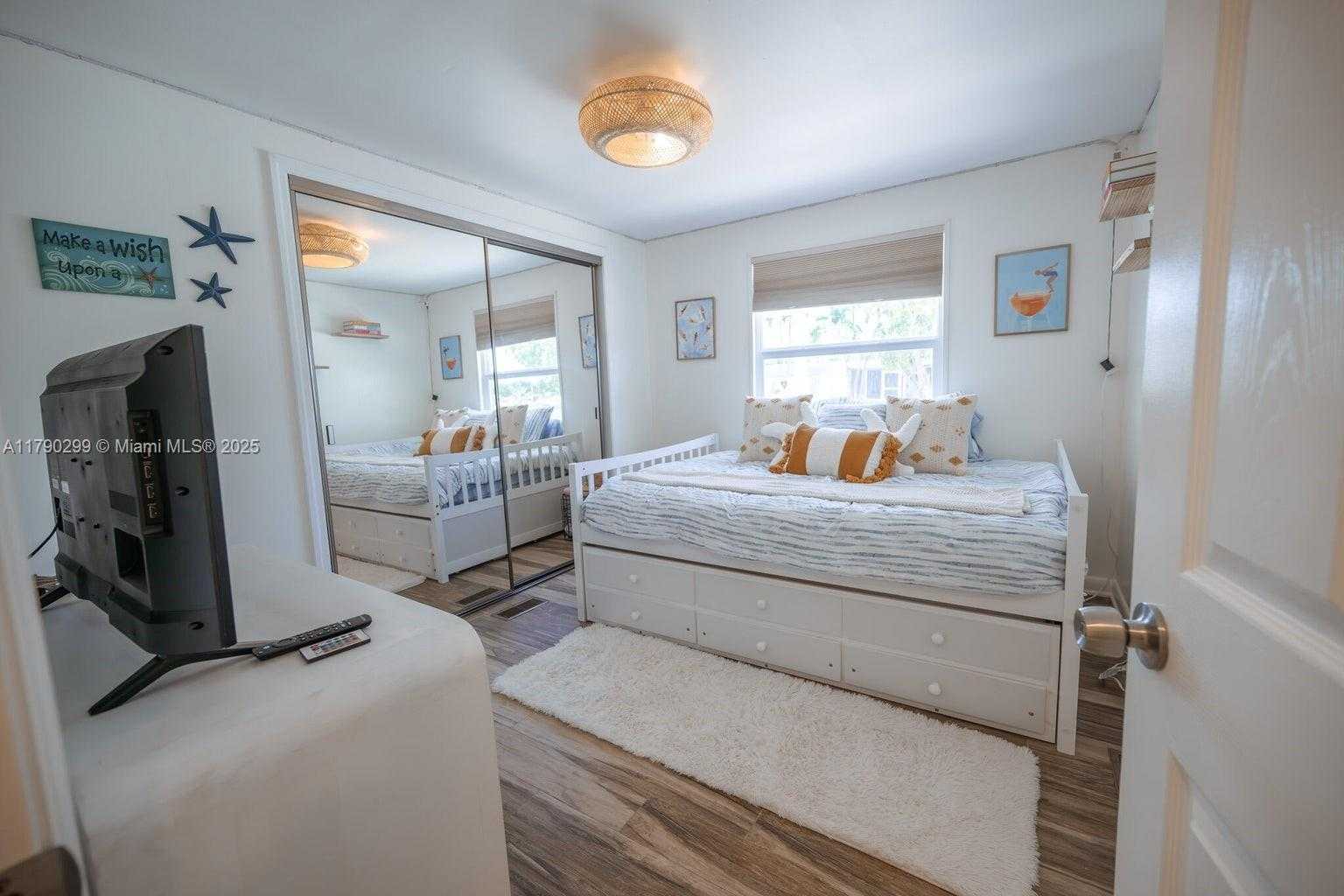Small Image of 212 BUTTONWOOD LN, Key Largo Number 9