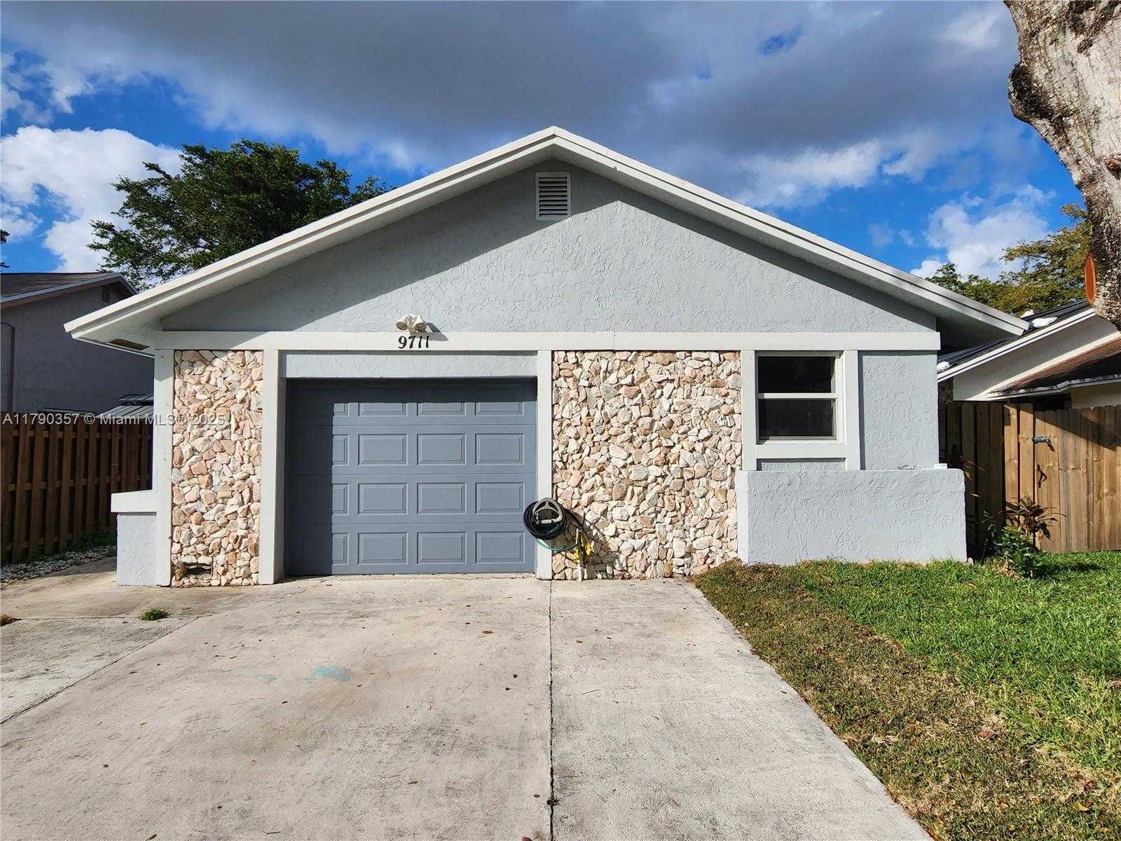 Small Image of 9711 SOUTH WEST 57TH ST, Cooper City Number 2