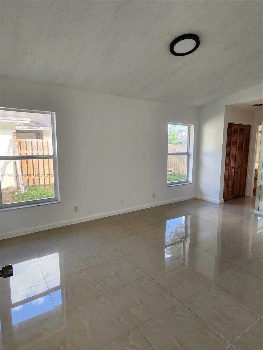 Small Image of 9711 SOUTH WEST 57TH ST, Cooper City Number 4