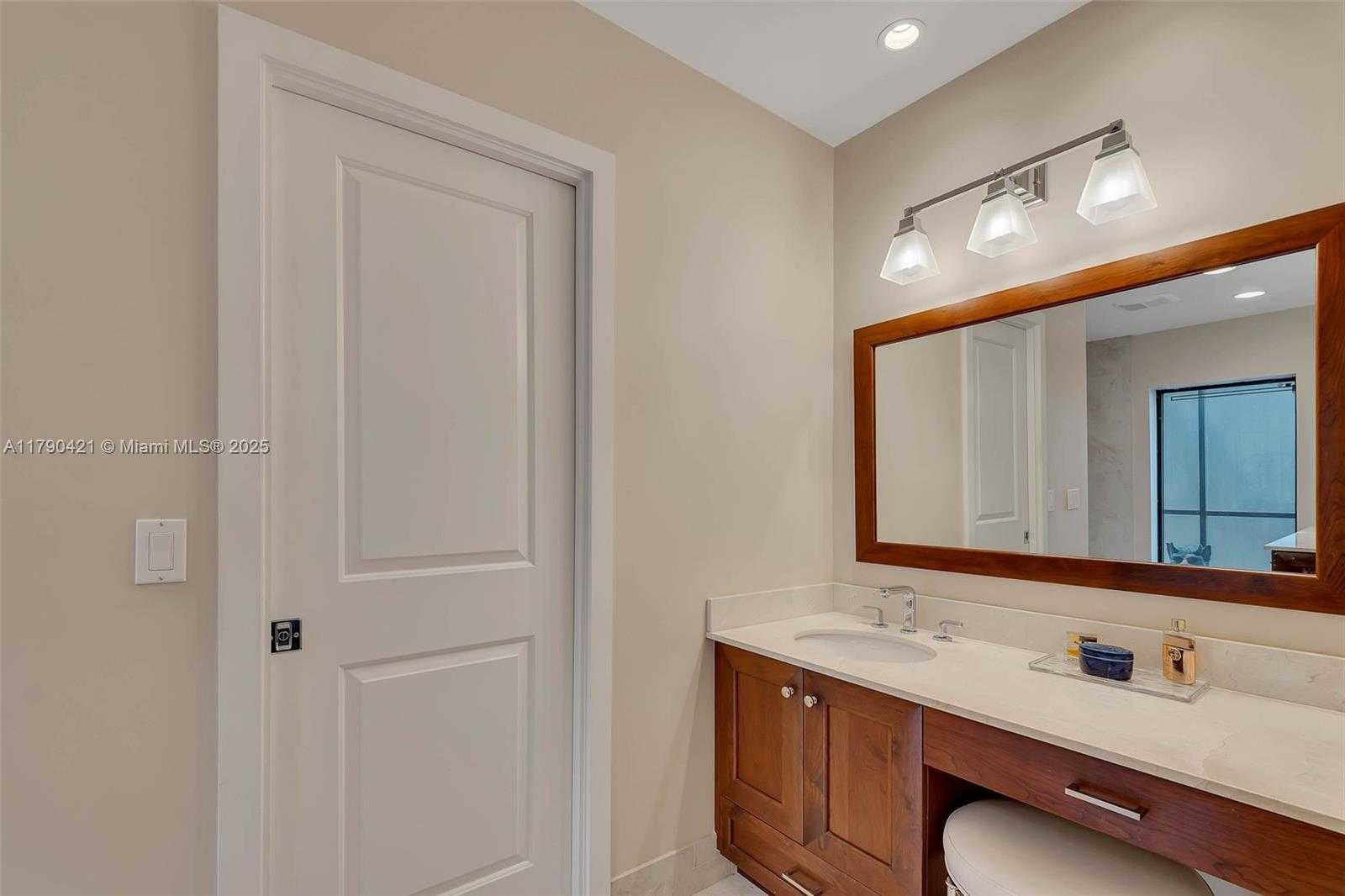 Small Image of 16745 SOUTH WEST 74TH CT, Palmetto Bay Number 21