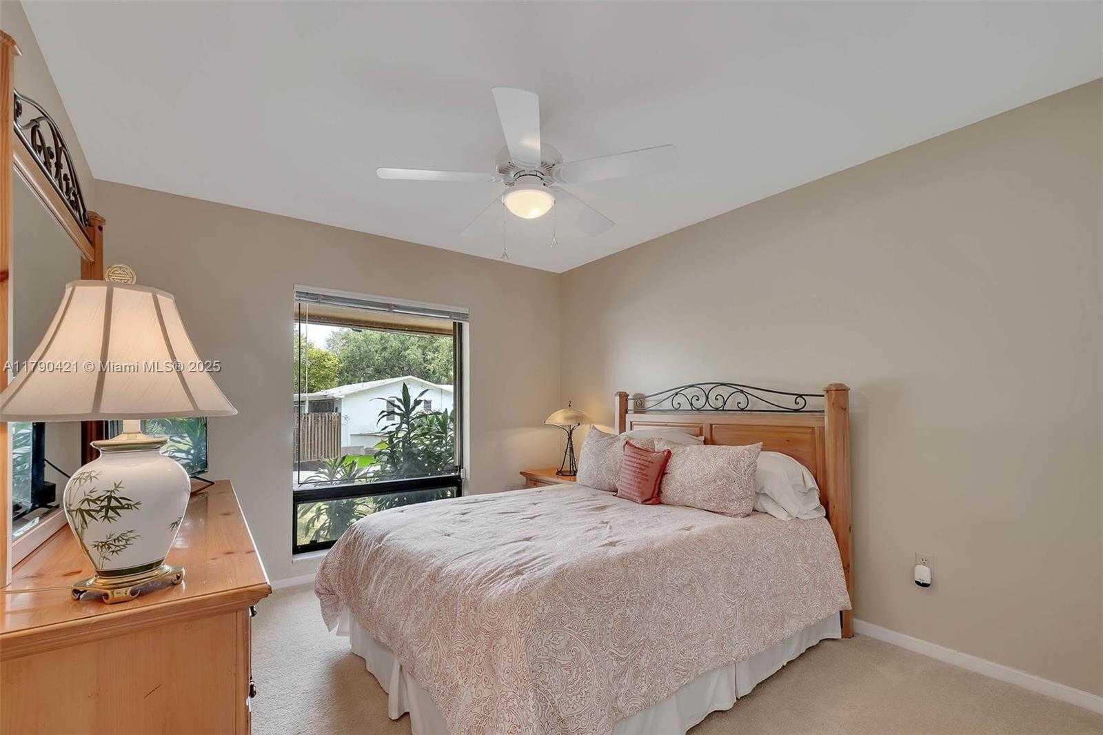 Small Image of 16745 SOUTH WEST 74TH CT, Palmetto Bay Number 23