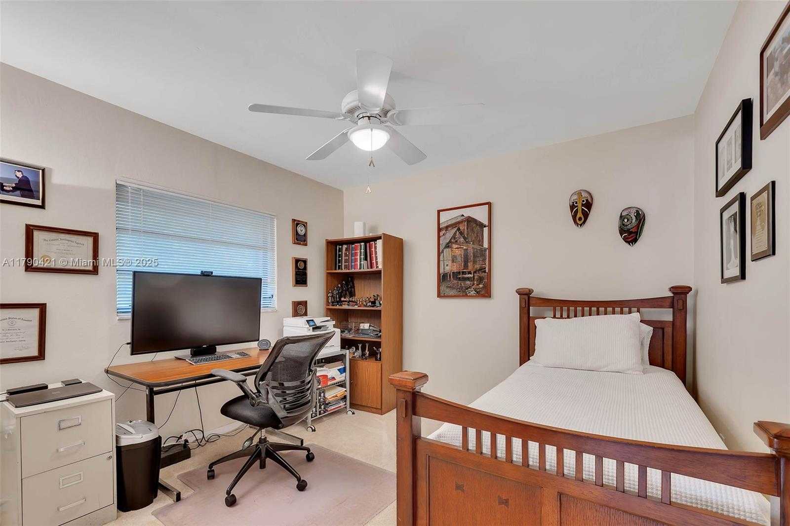Small Image of 16745 SOUTH WEST 74TH CT, Palmetto Bay Number 24