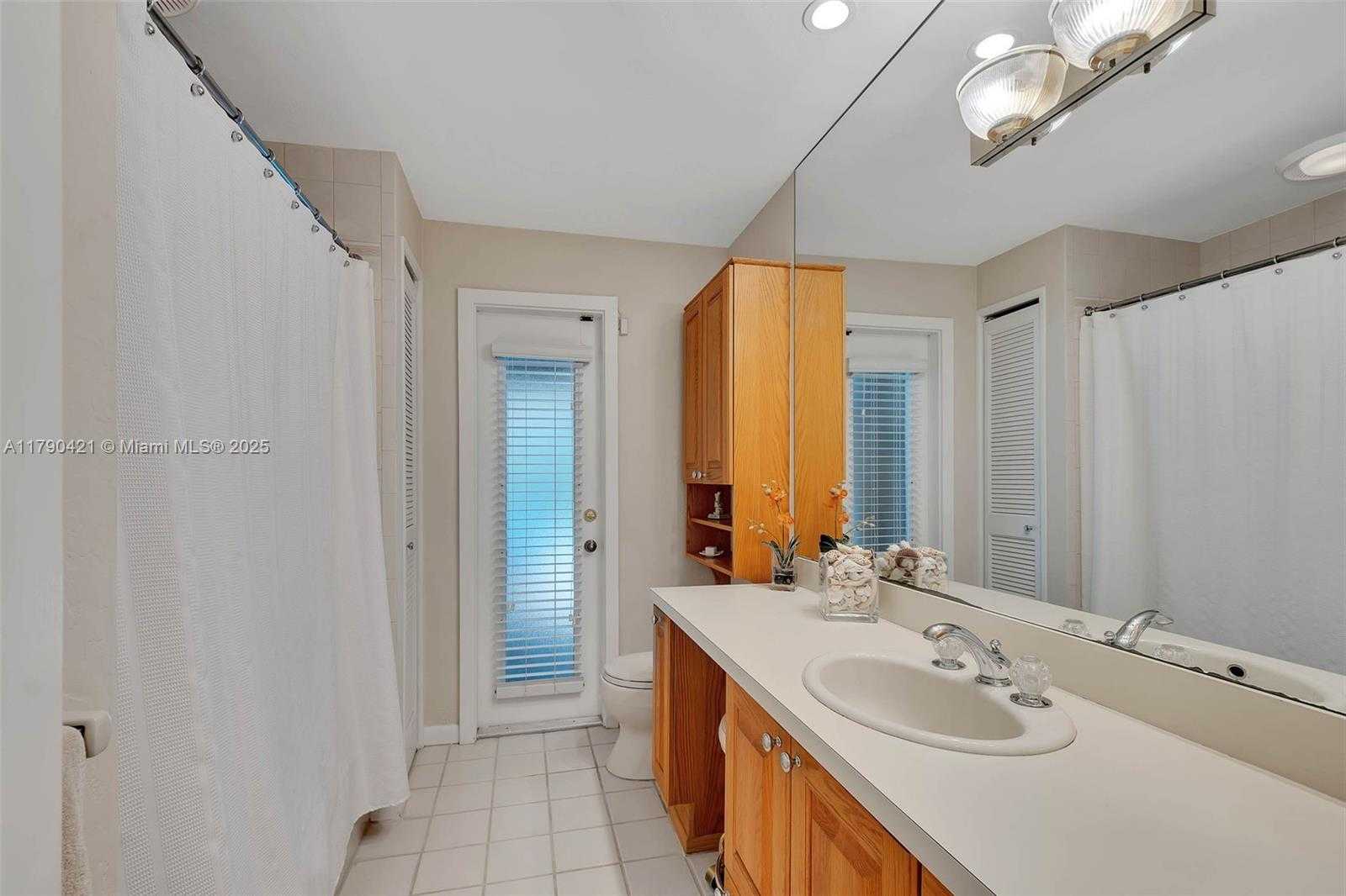 Small Image of 16745 SOUTH WEST 74TH CT, Palmetto Bay Number 25