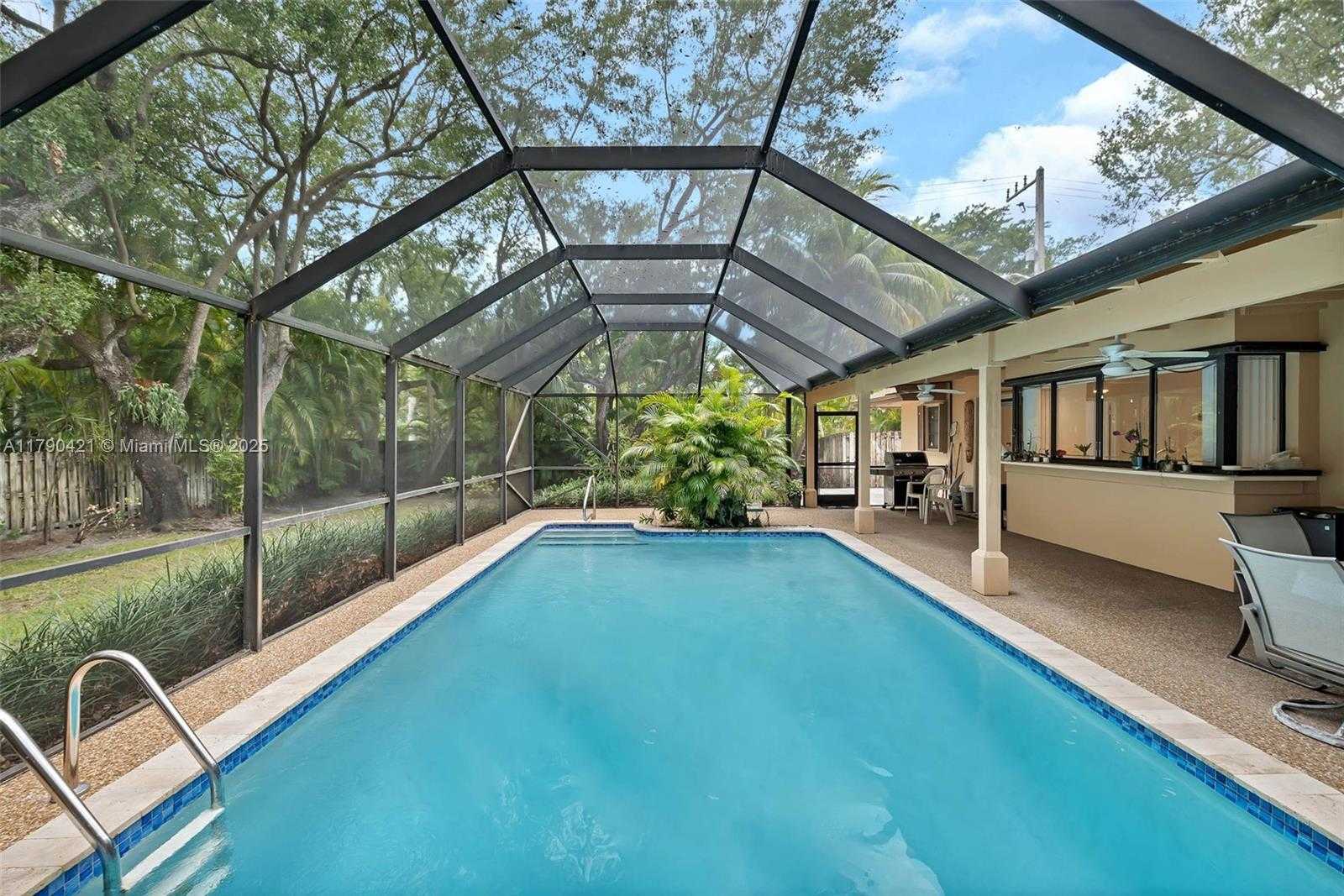 Small Image of 16745 SOUTH WEST 74TH CT, Palmetto Bay Number 27