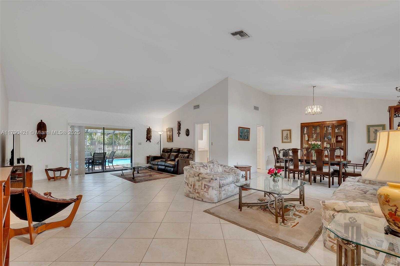 Small Image of 16745 SOUTH WEST 74TH CT, Palmetto Bay Number 3