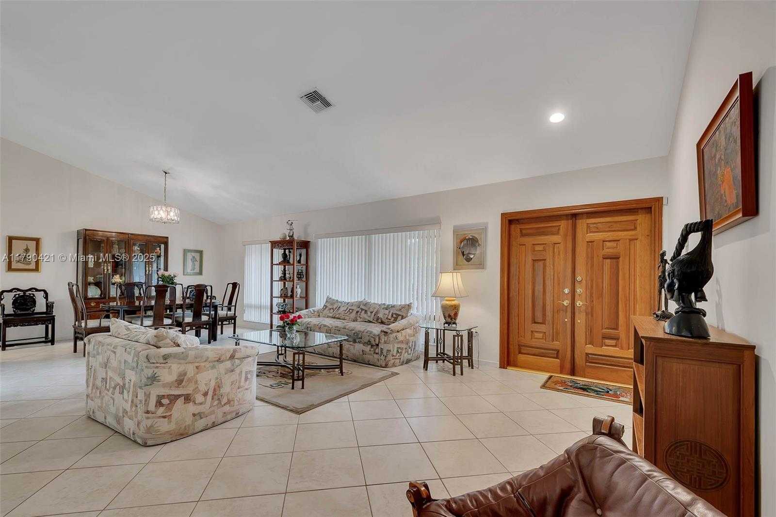 Small Image of 16745 SOUTH WEST 74TH CT, Palmetto Bay Number 4