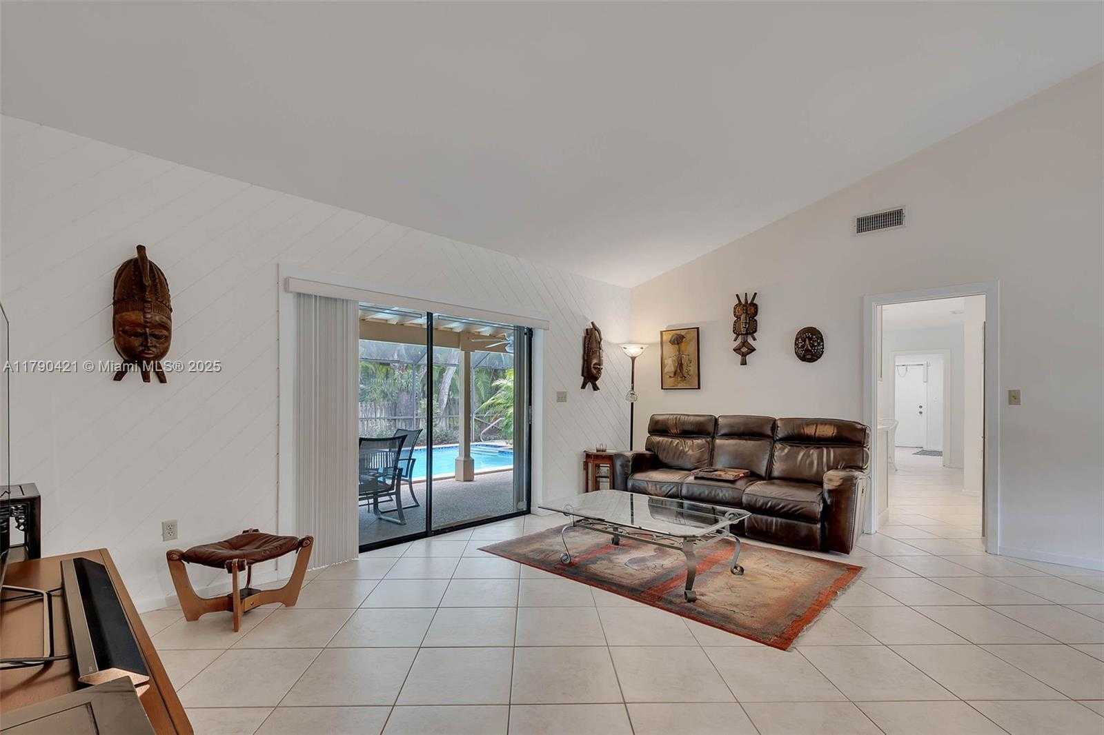 Small Image of 16745 SOUTH WEST 74TH CT, Palmetto Bay Number 7