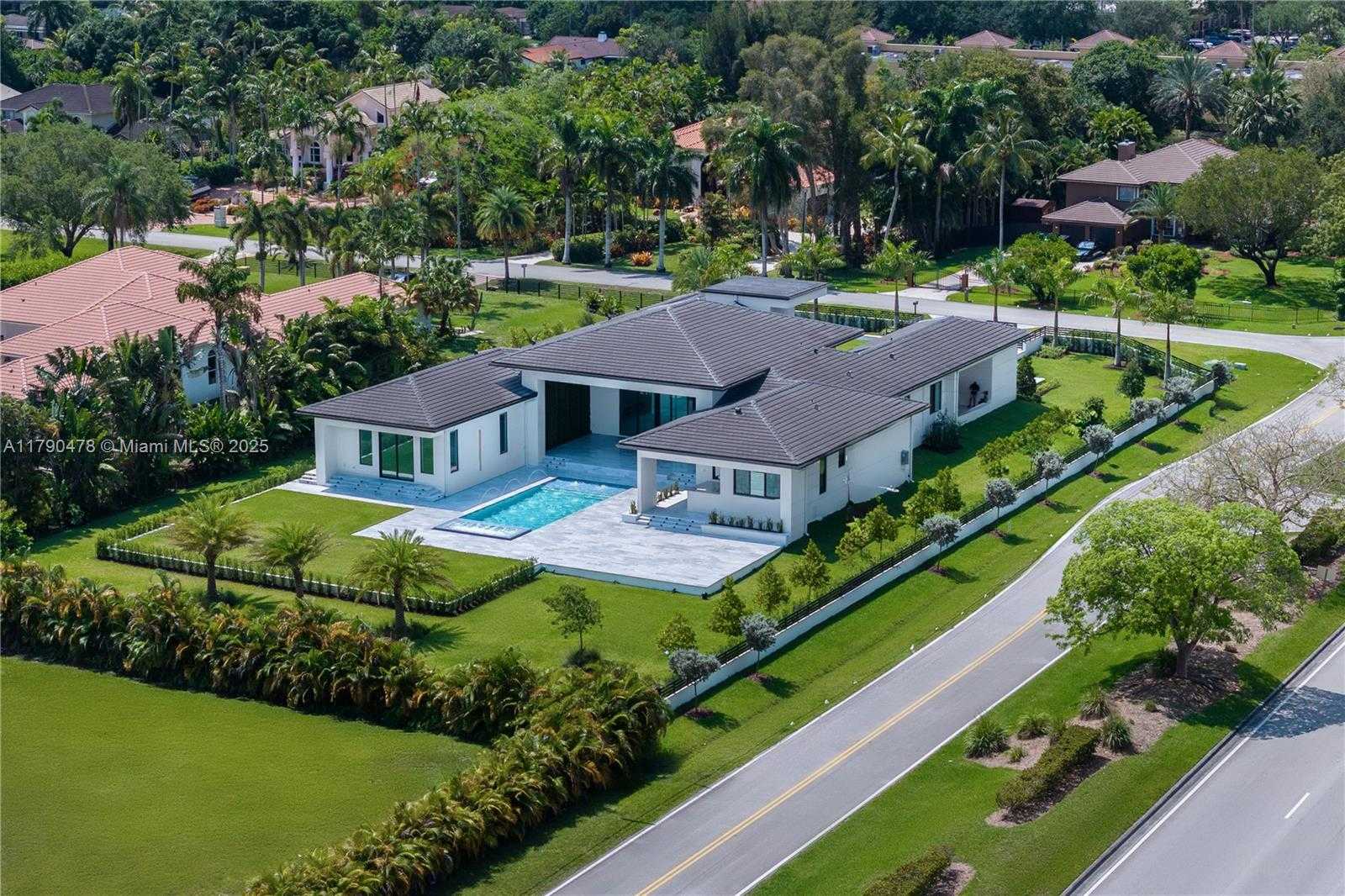 Small Image of 12331 SOUTH WEST 2ND ST, Plantation Number 3