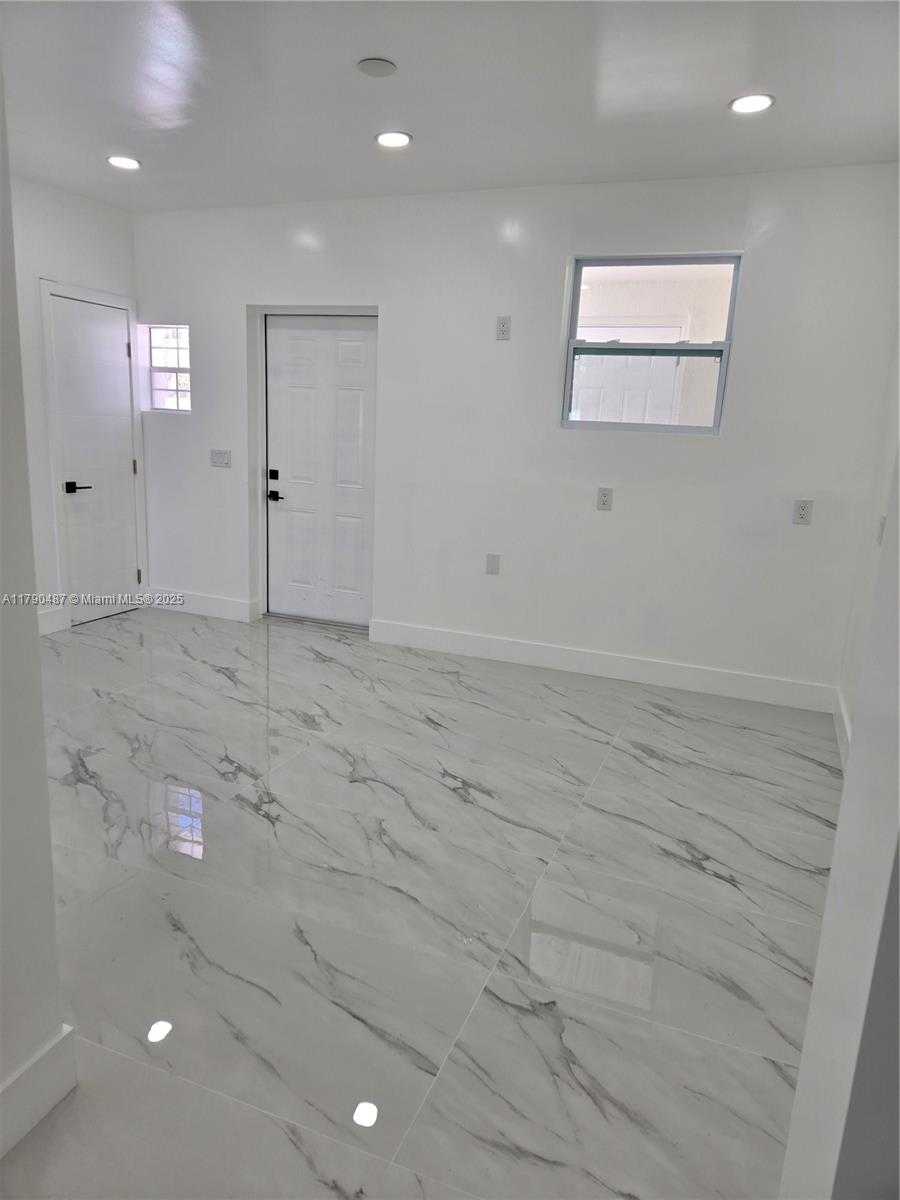 Small Image of 987 NORTH EAST 145TH ST, North Miami Number 39