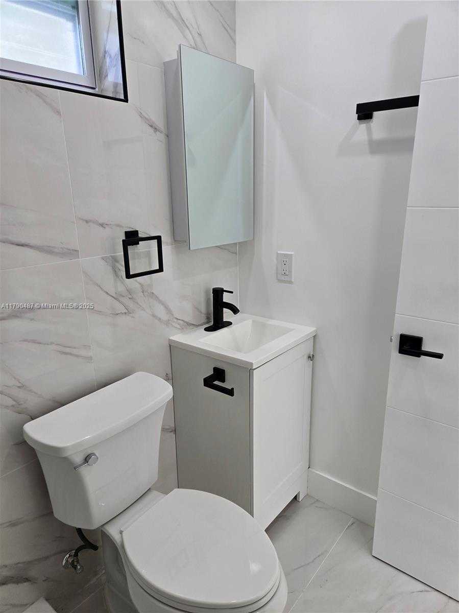 Small Image of 987 NORTH EAST 145TH ST, North Miami Number 53