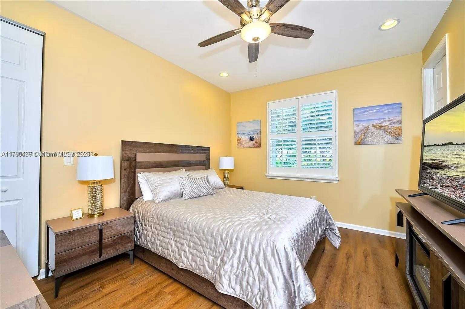 Small Image of 780 SOUTH WEST 167TH AVE, Pembroke Pines Number 16