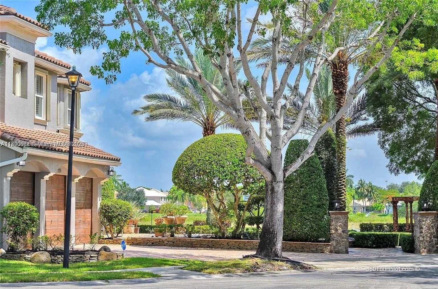 Small Image of 780 SOUTH WEST 167TH AVE, Pembroke Pines Number 4