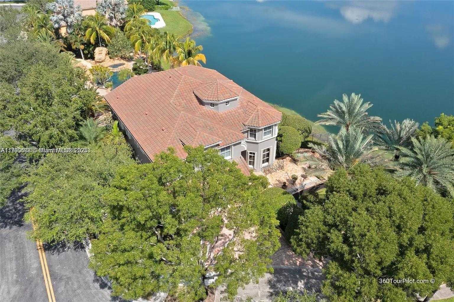 Small Image of 780 SOUTH WEST 167TH AVE, Pembroke Pines Number 44