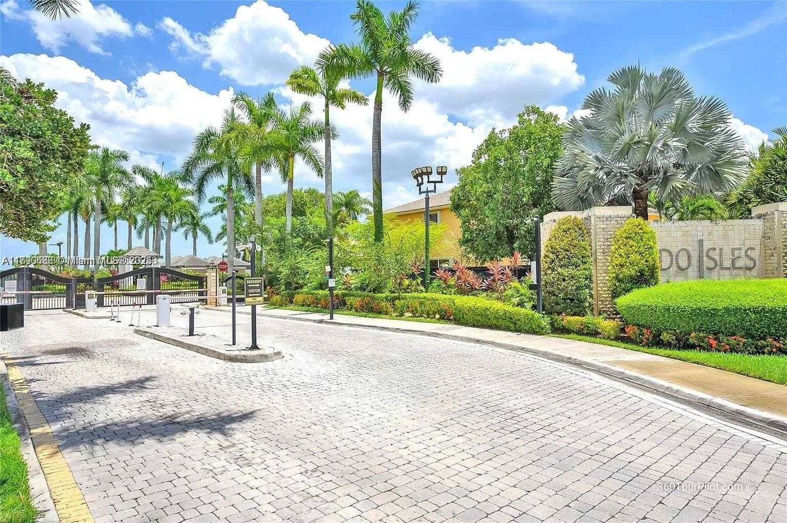 Small Image of 780 SOUTH WEST 167TH AVE, Pembroke Pines Number 55