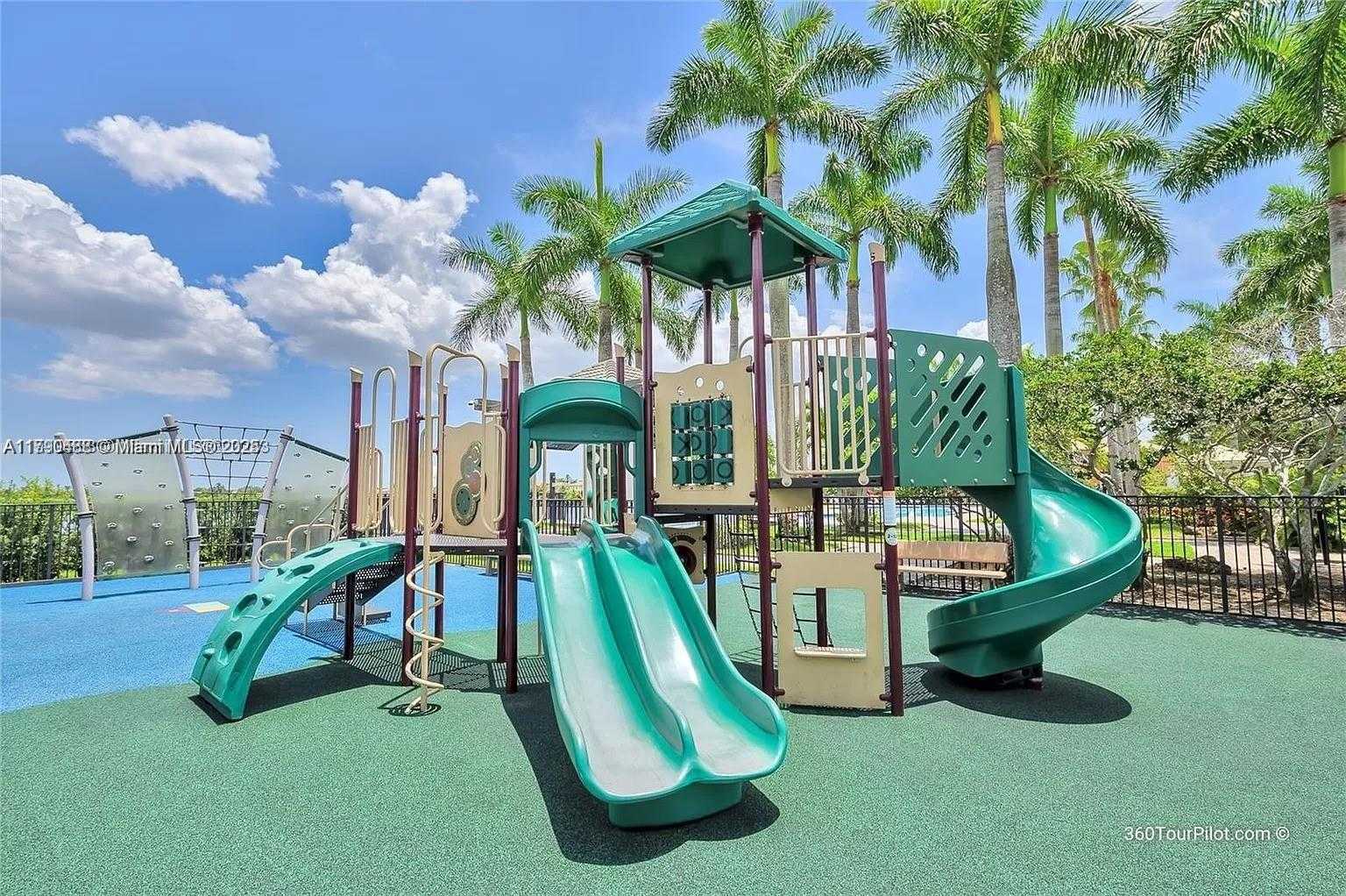 Small Image of 780 SOUTH WEST 167TH AVE, Pembroke Pines Number 58