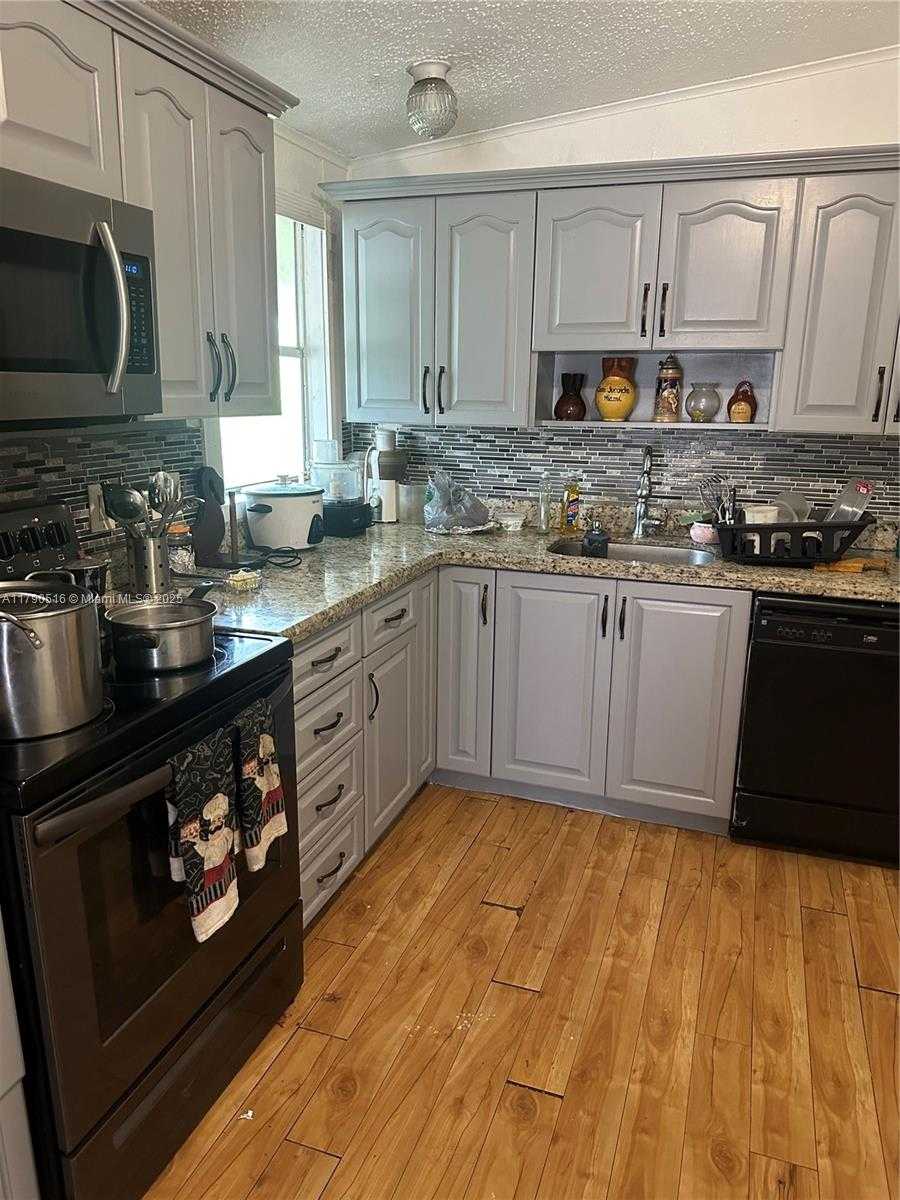Small Image of 19800 SOUTH WEST 180TH AVE #266, Miami Number 9