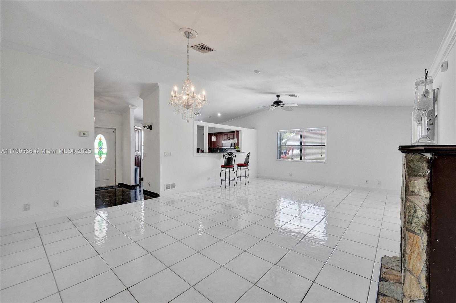 Small Image of 7618 NORTH WEST 88TH CIR, Tamarac Number 10