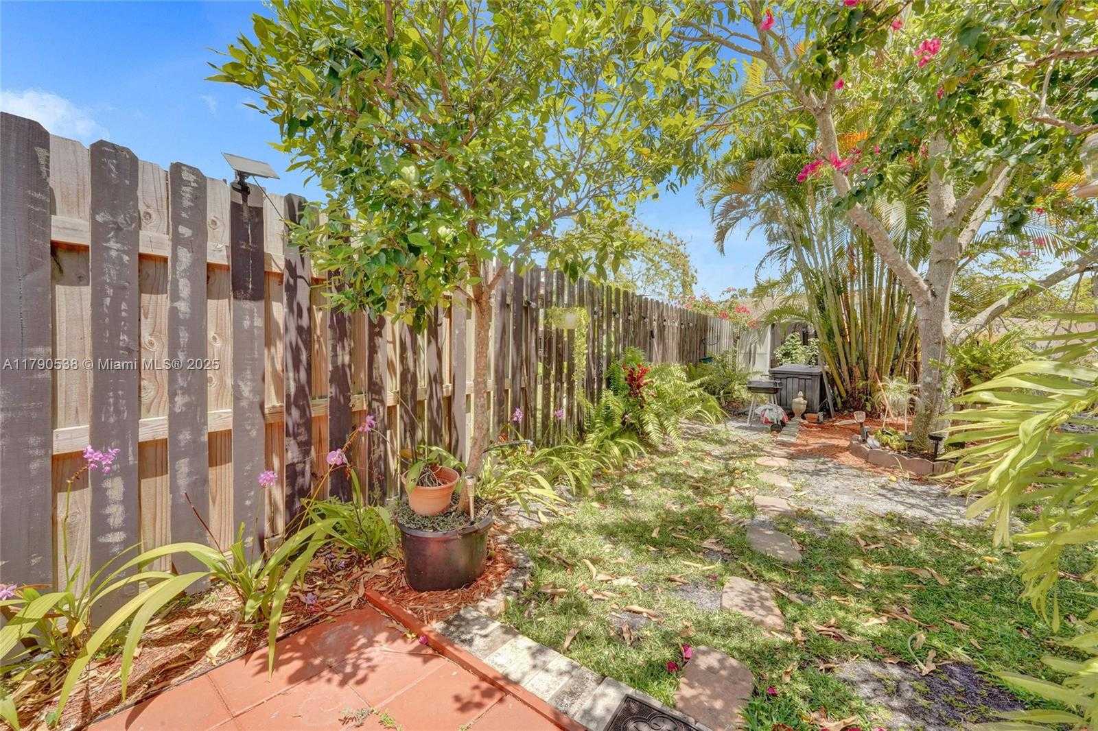 Small Image of 7618 NORTH WEST 88TH CIR, Tamarac Number 25