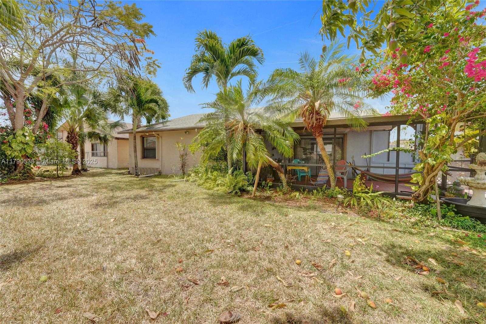 Small Image of 7618 NORTH WEST 88TH CIR, Tamarac Number 26